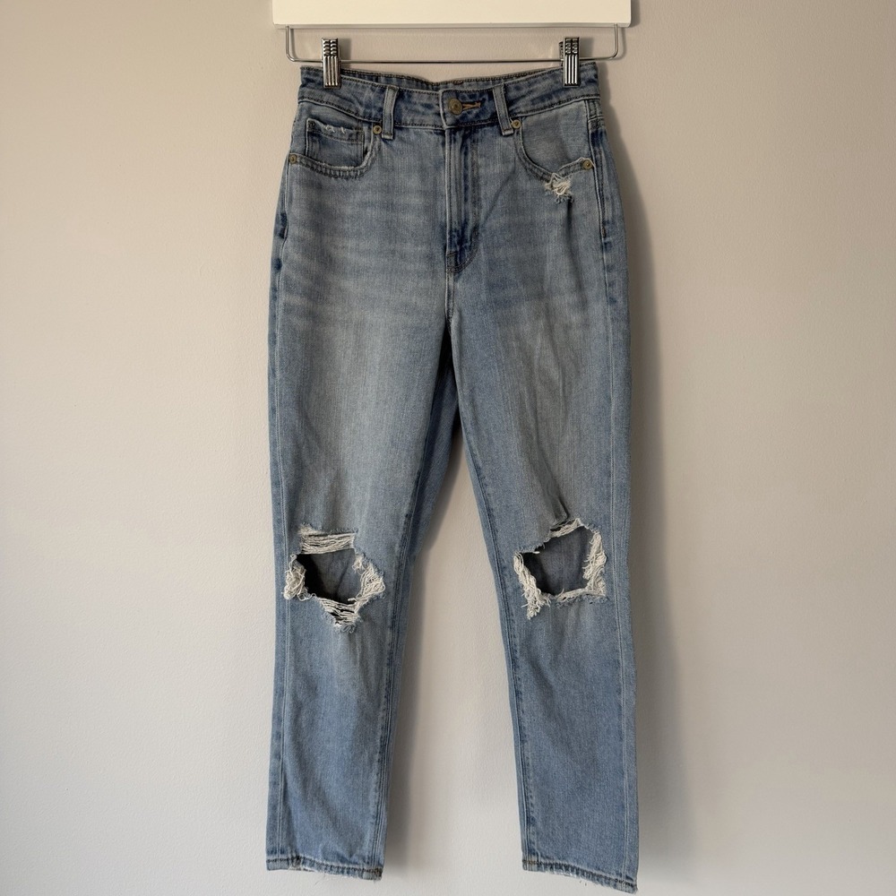 American‎ Eagle Mom Jeans Distressed Ripped Light Wash High Rise Women's 0 Short